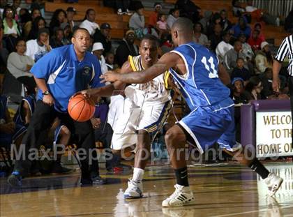 Thumbnail 1 in Jordan vs. Crenshaw (Lynwood Christmas Challenge) photogallery.