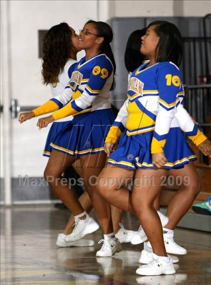 Thumbnail 3 in Jordan vs. Crenshaw (Lynwood Christmas Challenge) photogallery.