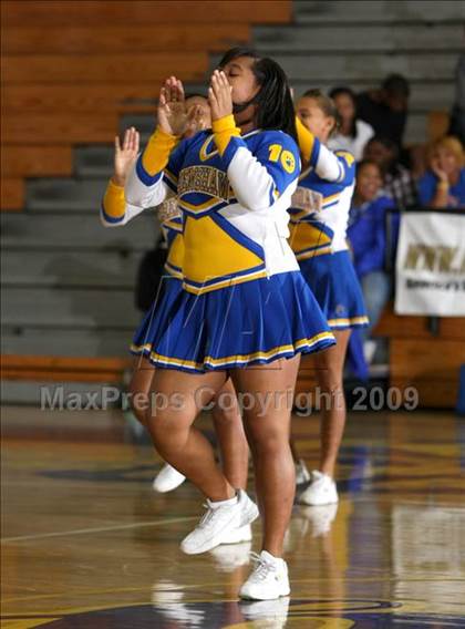 Thumbnail 3 in Jordan vs. Crenshaw (Lynwood Christmas Challenge) photogallery.