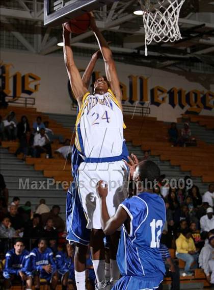 Thumbnail 1 in Jordan vs. Crenshaw (Lynwood Christmas Challenge) photogallery.