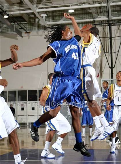 Thumbnail 1 in Jordan vs. Crenshaw (Lynwood Christmas Challenge) photogallery.
