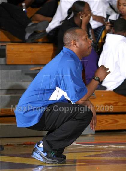 Thumbnail 2 in Jordan vs. Crenshaw (Lynwood Christmas Challenge) photogallery.