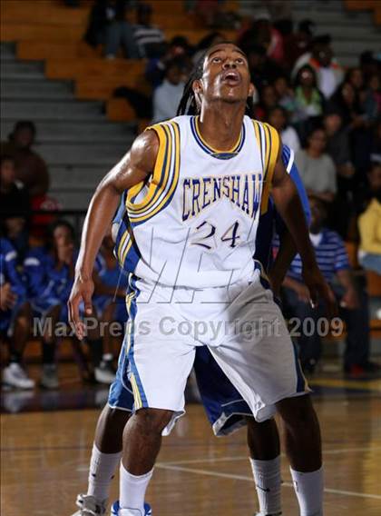 Thumbnail 3 in Jordan vs. Crenshaw (Lynwood Christmas Challenge) photogallery.