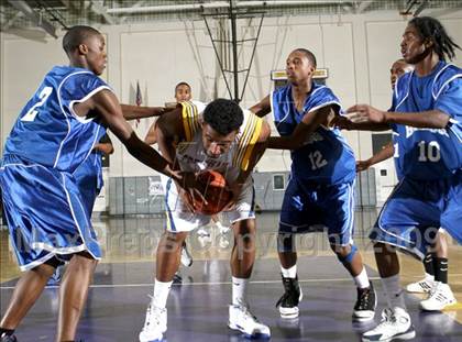 Thumbnail 2 in Jordan vs. Crenshaw (Lynwood Christmas Challenge) photogallery.