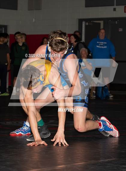 Thumbnail 1 in Linden @ El Dorado (Sac-Joaquin Section Dual Team Championships) photogallery.