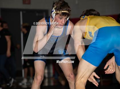 Thumbnail 2 in Linden @ El Dorado (Sac-Joaquin Section Dual Team Championships) photogallery.