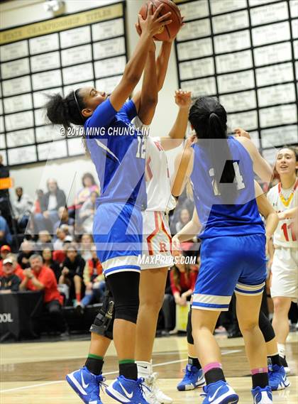 Thumbnail 3 in La Jolla Country Day @ Rosary Academy (CIF SoCal Regional D1 Final) photogallery.