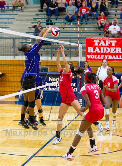 Thumbnail 3 in Taft @ Warren photogallery.