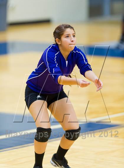 Thumbnail 2 in Taft @ Warren photogallery.