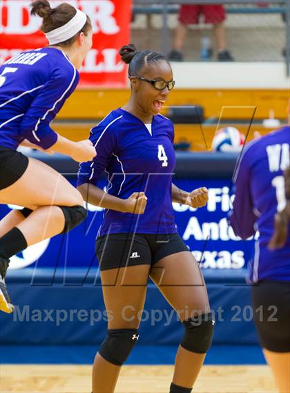 Thumbnail 2 in Taft @ Warren photogallery.