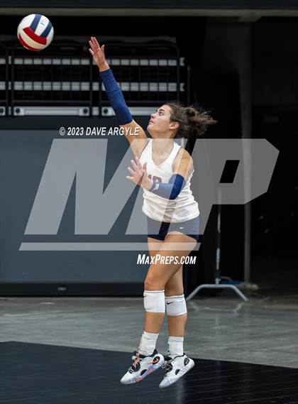 Thumbnail 3 in Cedar vs. Springville (Utah Valley Invitational) photogallery.