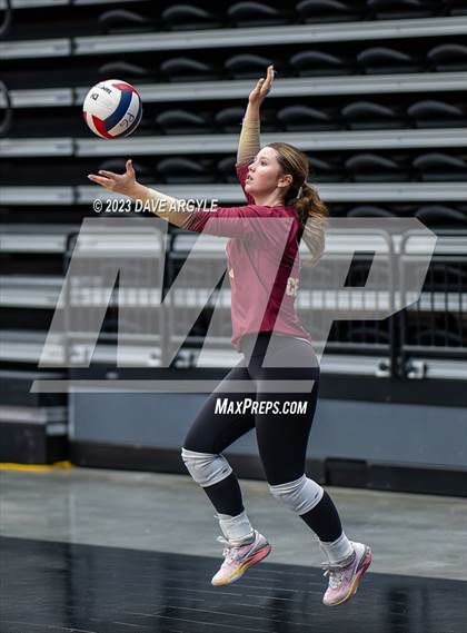 Thumbnail 3 in Cedar vs. Springville (Utah Valley Invitational) photogallery.