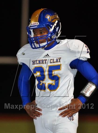 Thumbnail 2 in Dixie Heights vs. Henry Clay (6A/KHSAA Gridiron Bowl) photogallery.