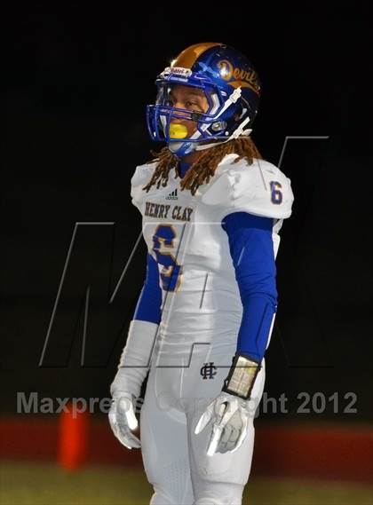 Thumbnail 1 in Dixie Heights vs. Henry Clay (6A/KHSAA Gridiron Bowl) photogallery.