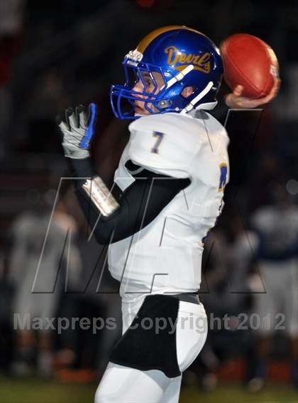 Thumbnail 2 in Dixie Heights vs. Henry Clay (6A/KHSAA Gridiron Bowl) photogallery.
