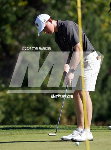 Thumbnail 2 in CHSAA 5A Championship - Day 1 photogallery.