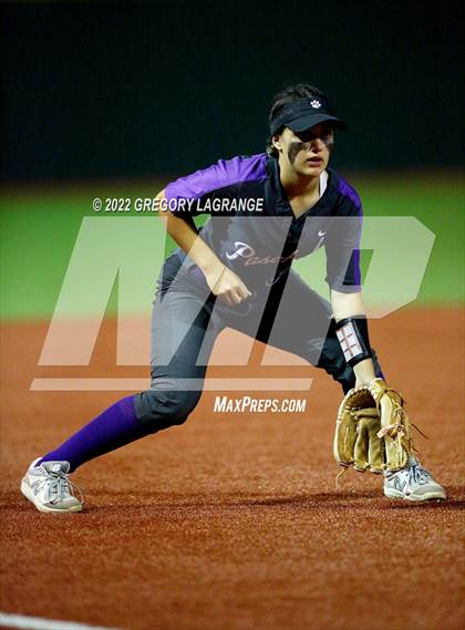 Thumbnail 2 in Paschal [R. L.] vs Timber Creek (UIL 6A Bi-District Playoff) photogallery.