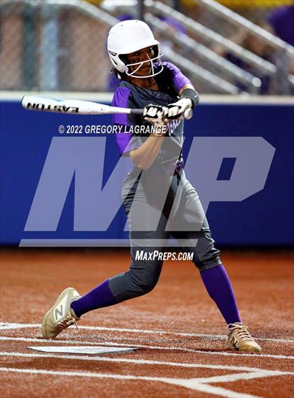 Thumbnail 2 in Paschal [R. L.] vs Timber Creek (UIL 6A Bi-District Playoff) photogallery.