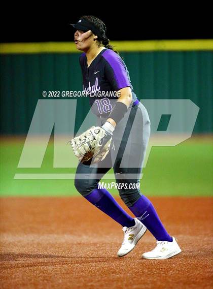 Thumbnail 2 in Paschal [R. L.] vs Timber Creek (UIL 6A Bi-District Playoff) photogallery.