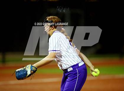 Thumbnail 2 in Paschal [R. L.] vs Timber Creek (UIL 6A Bi-District Playoff) photogallery.