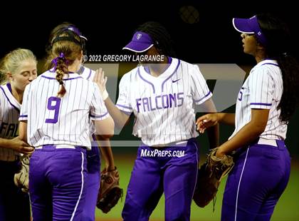 Thumbnail 2 in Paschal [R. L.] vs Timber Creek (UIL 6A Bi-District Playoff) photogallery.