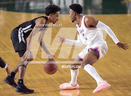 Thumbnail 3 in Garfield vs. Rainier Beach (WIAA 3A Final)  photogallery.