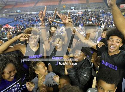 Thumbnail 1 in Garfield vs. Rainier Beach (WIAA 3A Final)  photogallery.