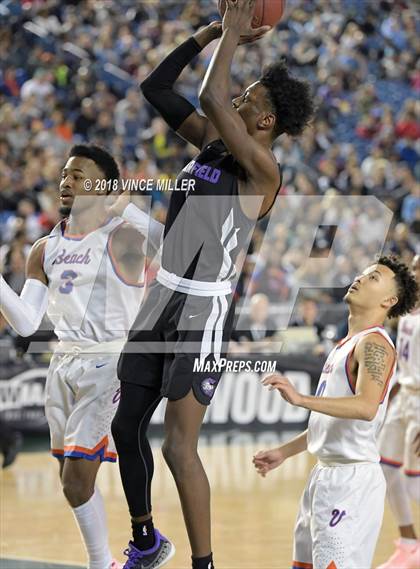 Thumbnail 2 in Garfield vs. Rainier Beach (WIAA 3A Final)  photogallery.