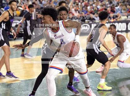 Thumbnail 2 in Garfield vs. Rainier Beach (WIAA 3A Final)  photogallery.