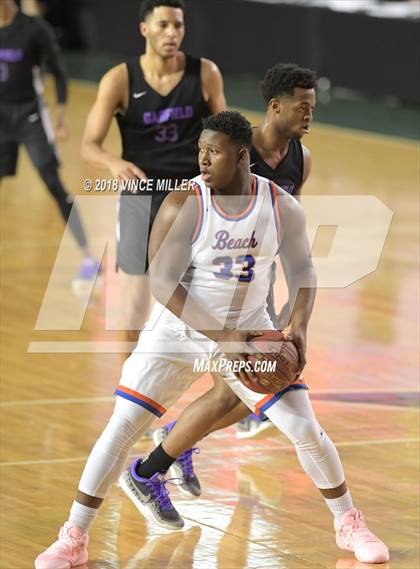 Thumbnail 2 in Garfield vs. Rainier Beach (WIAA 3A Final)  photogallery.
