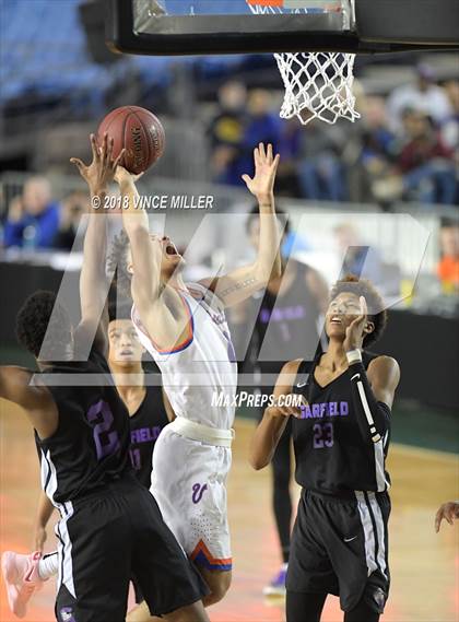 Thumbnail 2 in Garfield vs. Rainier Beach (WIAA 3A Final)  photogallery.