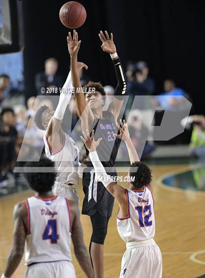 Thumbnail 1 in Garfield vs. Rainier Beach (WIAA 3A Final)  photogallery.