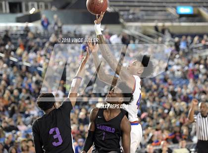 Thumbnail 2 in Garfield vs. Rainier Beach (WIAA 3A Final)  photogallery.