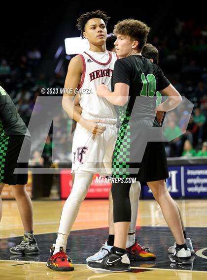 Thumbnail 2 in Heights vs. Derby (KSHSAA 6A Semifinal) photogallery.