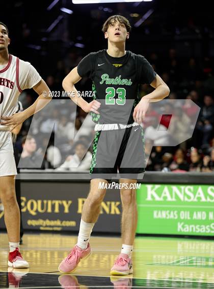 Thumbnail 1 in Heights vs. Derby (KSHSAA 6A Semifinal) photogallery.