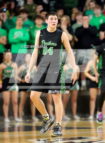 Thumbnail 2 in Heights vs. Derby (KSHSAA 6A Semifinal) photogallery.