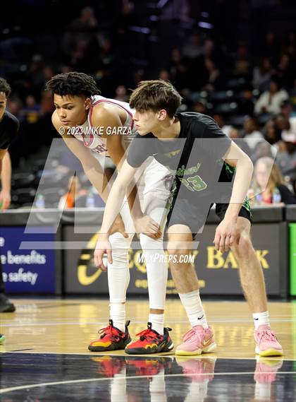 Thumbnail 2 in Heights vs. Derby (KSHSAA 6A Semifinal) photogallery.