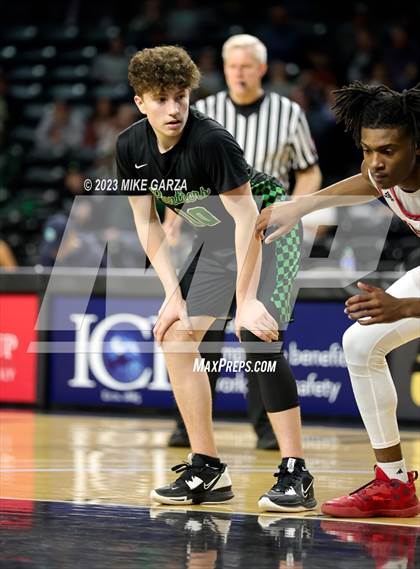 Thumbnail 3 in Heights vs. Derby (KSHSAA 6A Semifinal) photogallery.
