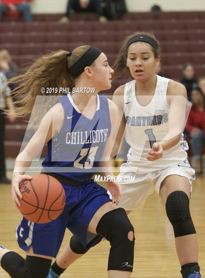 Thumbnail 1 in Hilliard Darby vs. Chillicothe (Bishop Watterson Christmas Classic) photogallery.