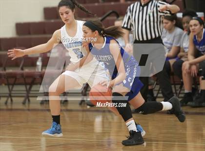 Thumbnail 3 in Hilliard Darby vs. Chillicothe (Bishop Watterson Christmas Classic) photogallery.