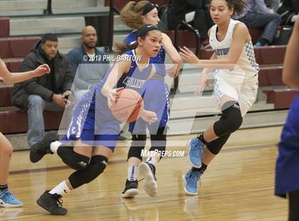 Thumbnail 1 in Hilliard Darby vs. Chillicothe (Bishop Watterson Christmas Classic) photogallery.