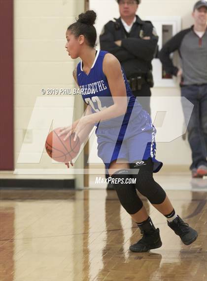 Thumbnail 2 in Hilliard Darby vs. Chillicothe (Bishop Watterson Christmas Classic) photogallery.