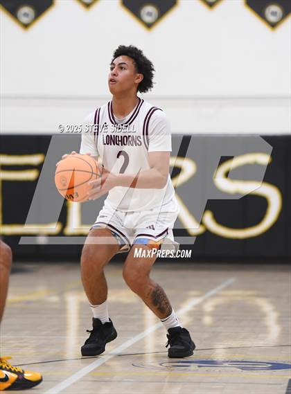 Thumbnail 2 in Rancho Buena Vista vs. La Jolla Country Day photogallery.