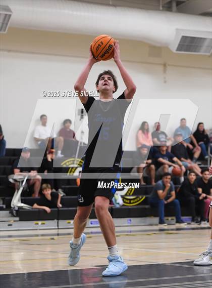 Thumbnail 2 in Rancho Buena Vista vs. La Jolla Country Day photogallery.