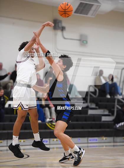 Thumbnail 3 in Rancho Buena Vista vs. La Jolla Country Day photogallery.