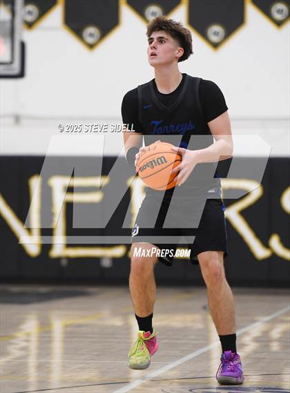 Thumbnail 2 in Rancho Buena Vista vs. La Jolla Country Day photogallery.