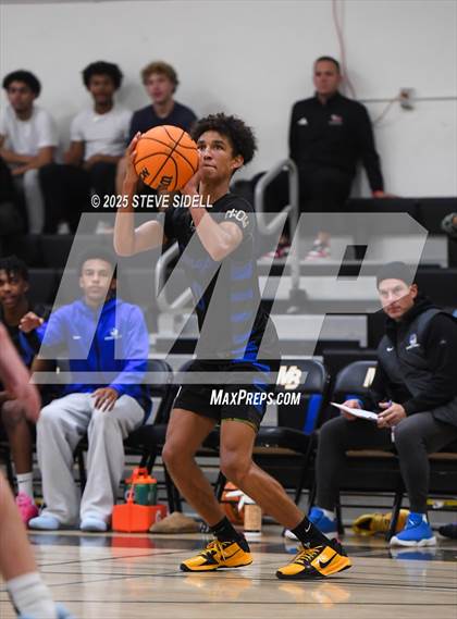 Thumbnail 2 in Rancho Buena Vista vs. La Jolla Country Day photogallery.