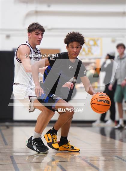 Thumbnail 3 in Rancho Buena Vista vs. La Jolla Country Day photogallery.