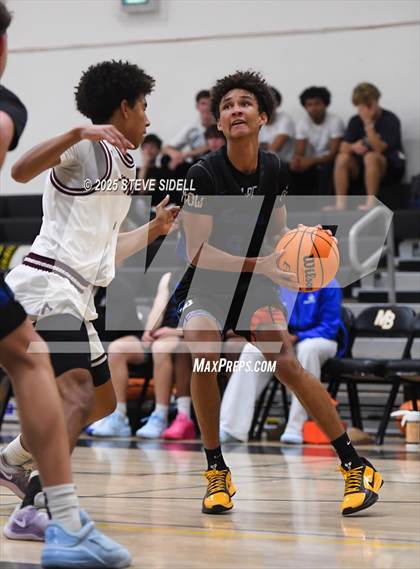 Thumbnail 3 in Rancho Buena Vista vs. La Jolla Country Day photogallery.