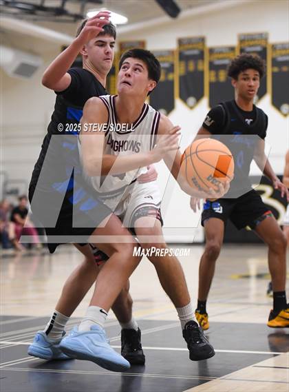 Thumbnail 3 in Rancho Buena Vista vs. La Jolla Country Day photogallery.